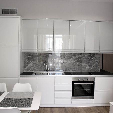 Fleur Apartment Тирана Экстерьер фото